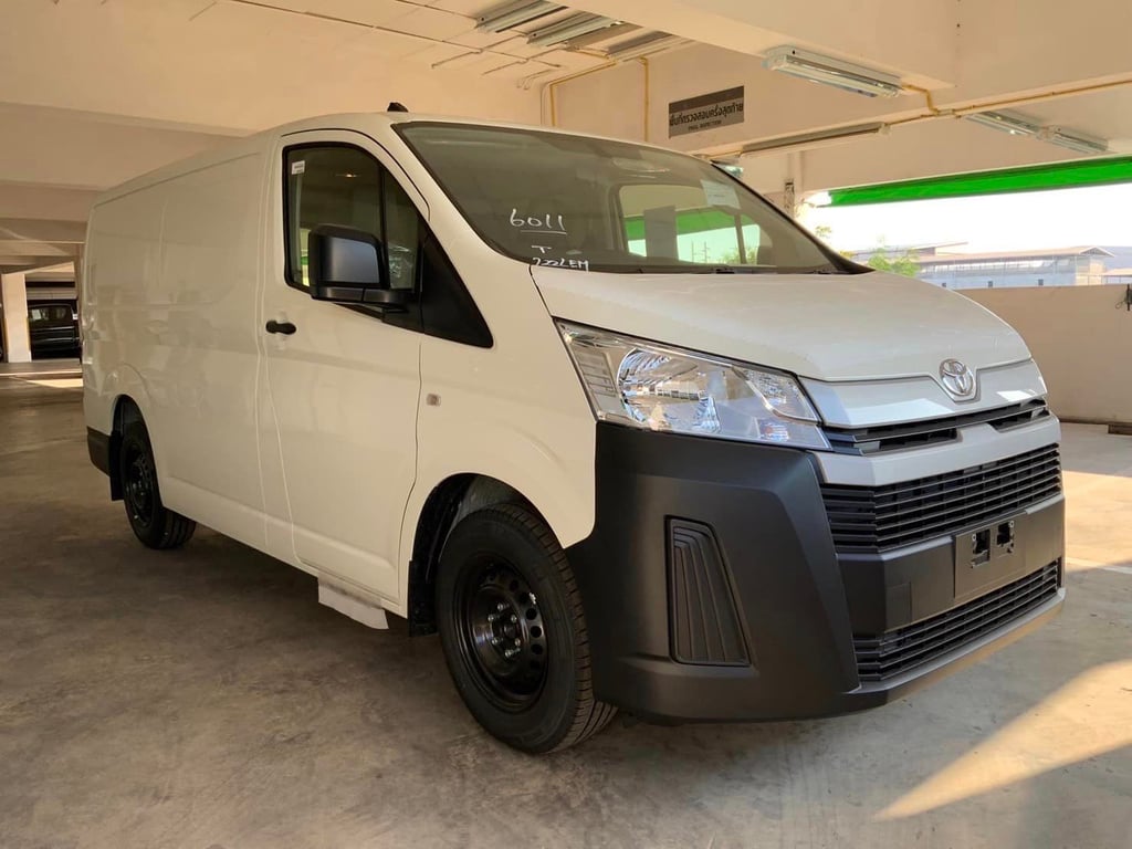 2025 Toyota Hiace Van Panel 2.8 Diesel 2WD 6MT RHD