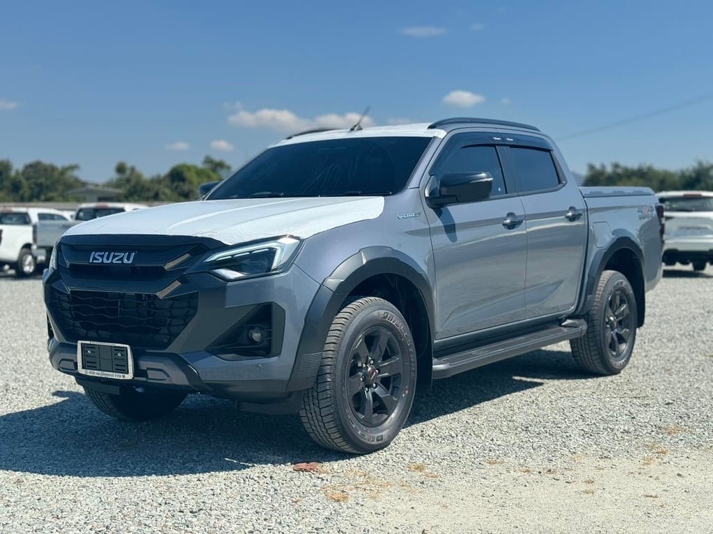 2025 Isuzu D-Max Double Cab V-Cross M 3.0L Diesel 4x4 6AT RHD