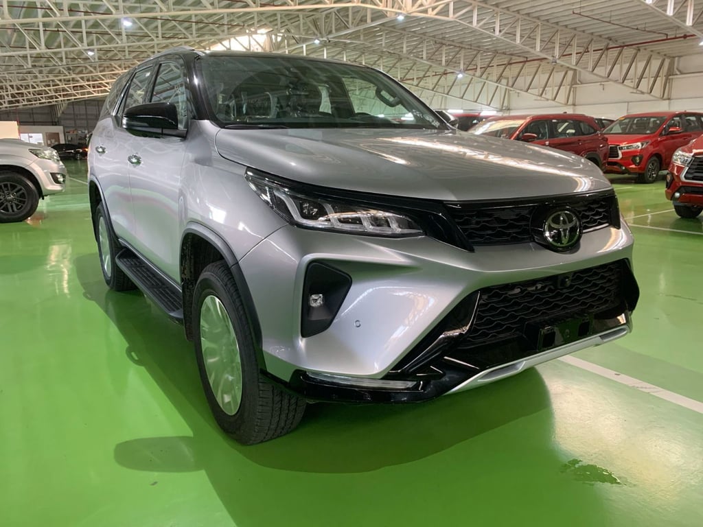 2025 Toyota Fortuner SUV LTD 2.8L Diesel 4x4 6AT LHD