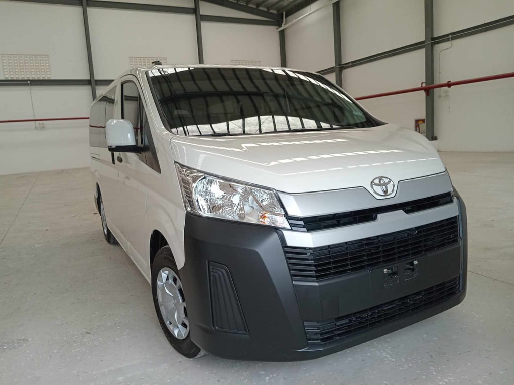 2025 Toyota Hiace Van Deluxe Commuter 2.8L Diesel 2WD 6MT LHD