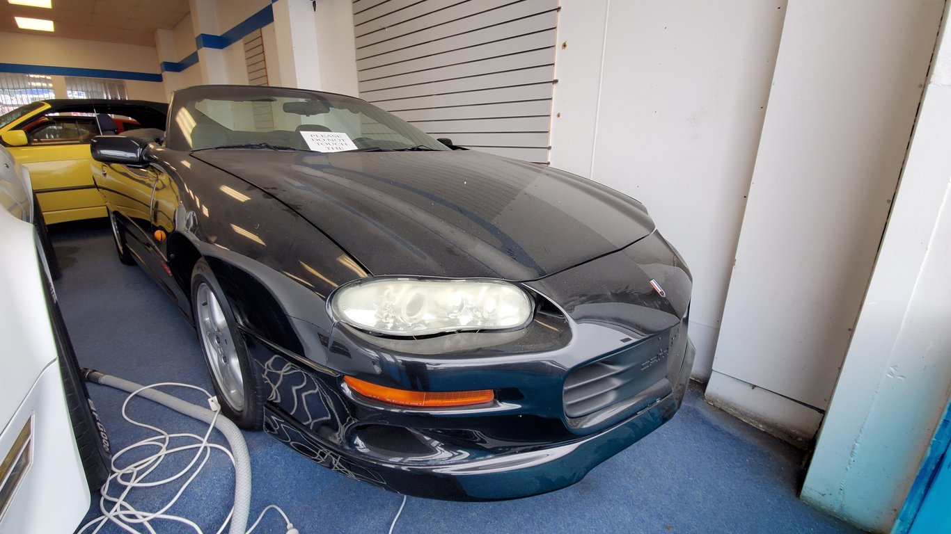 1998 Chevrolet Camaro Convertible Z28 Convertible 5.7L 5.7 Petrol Rear 4AT LHD