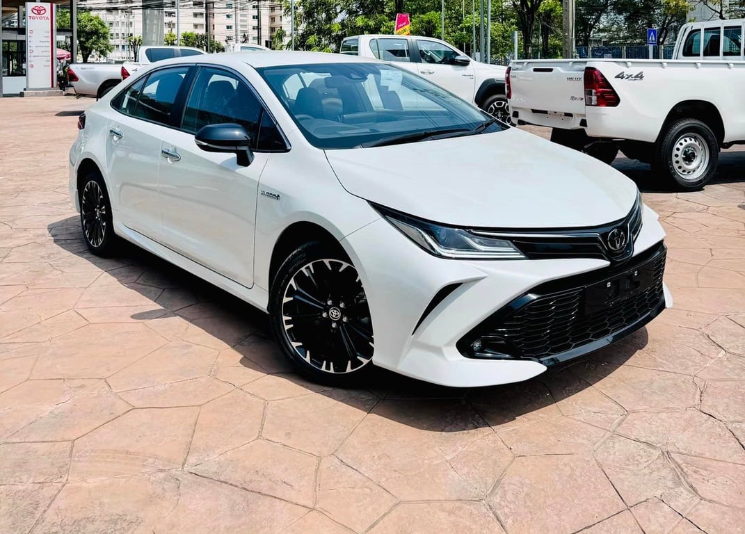 2025 Toyota Corolla Sedan Altis GR Sport HEV 1.8H Petrol Hybrid 2WD E-CVT RHD