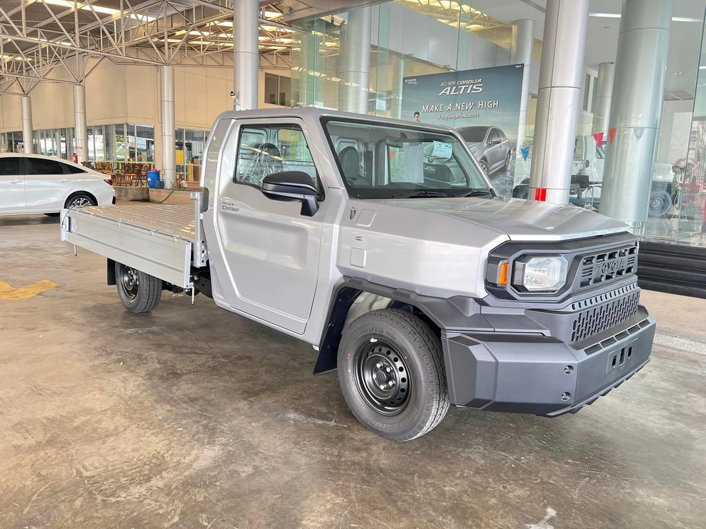 2025 Toyota Hilux Single Cab Champ LWB 2.4L Diesel 4x2 6AT RHD