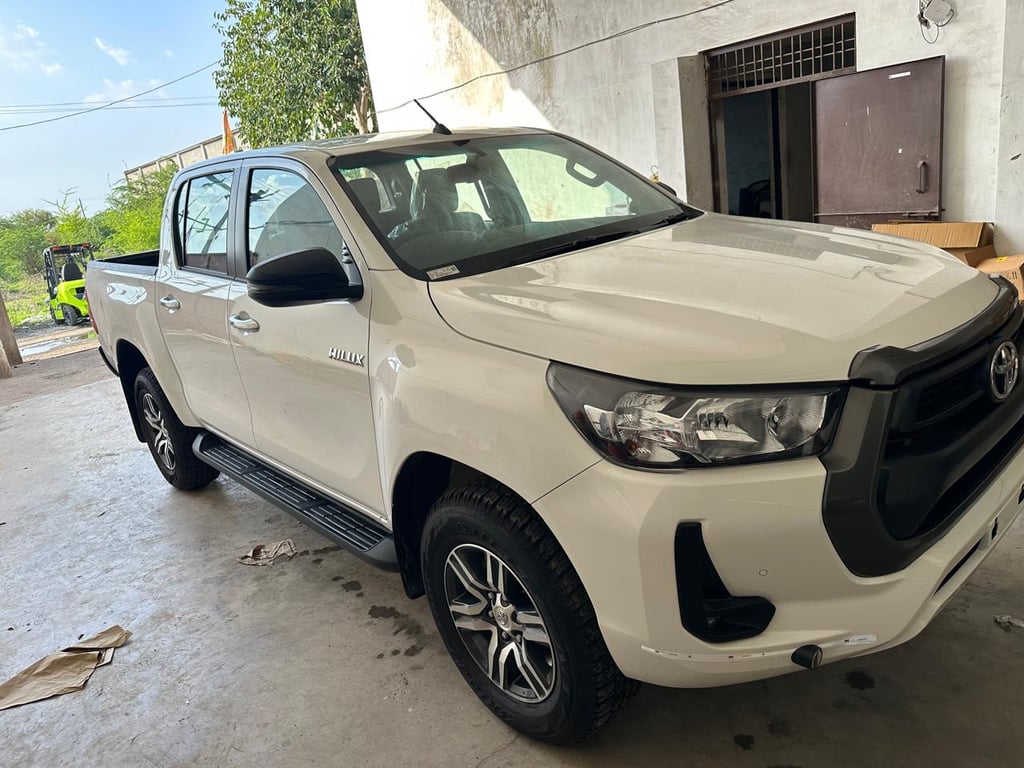 2025 Toyota Hilux Double Cab STD 2.8L Diesel 4x4 6MT RHD