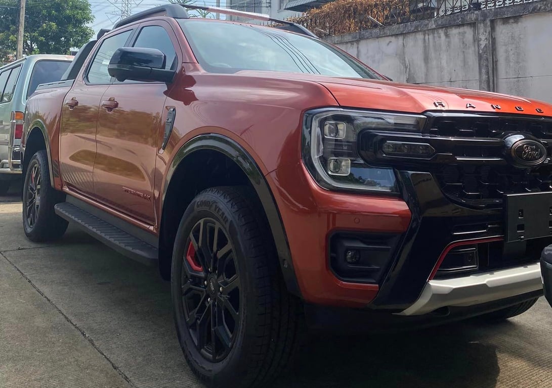 2025 Ford Ranger Double Cab Stormtrak 2.0L Diesel 4x2 10AT RHD