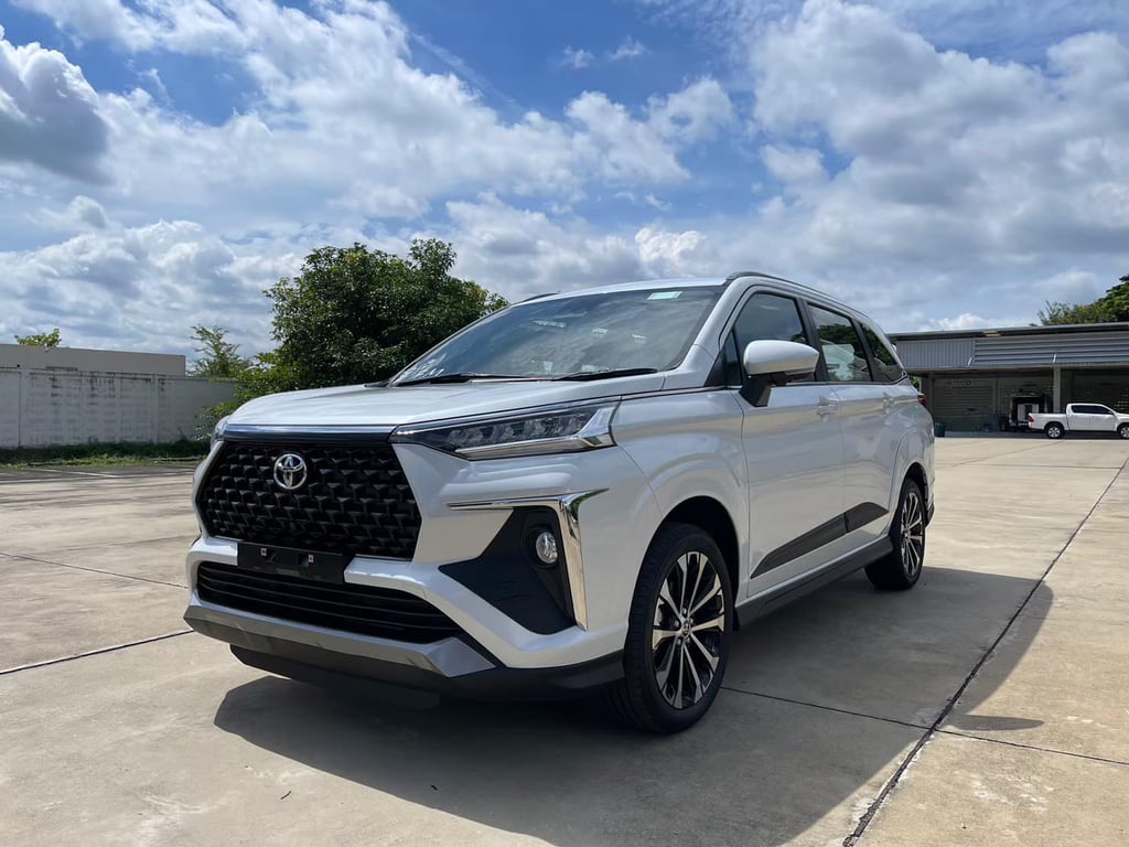 2025 Toyota Veloz MPV Premium 1.5 Petrol 2WD CVT RHD