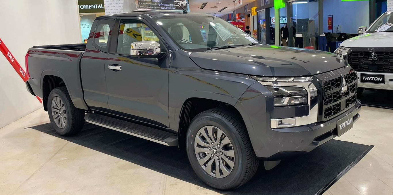 2025 Mitsubishi Triton Extra Cab Mega Plus Ultra 2.4L Diesel 4x2 6AT RHD
