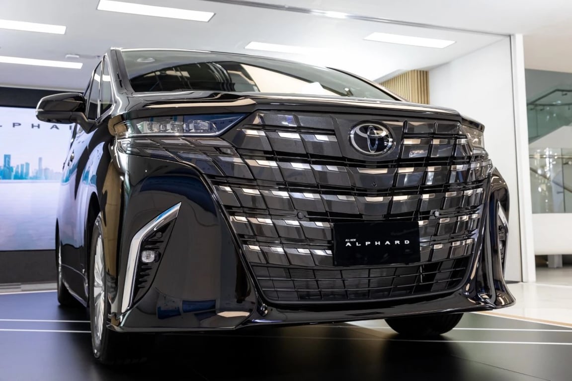 2025 Toyota Alphard Van HEV 2.5H Petrol Hybrid 2WD E-CVT RHD