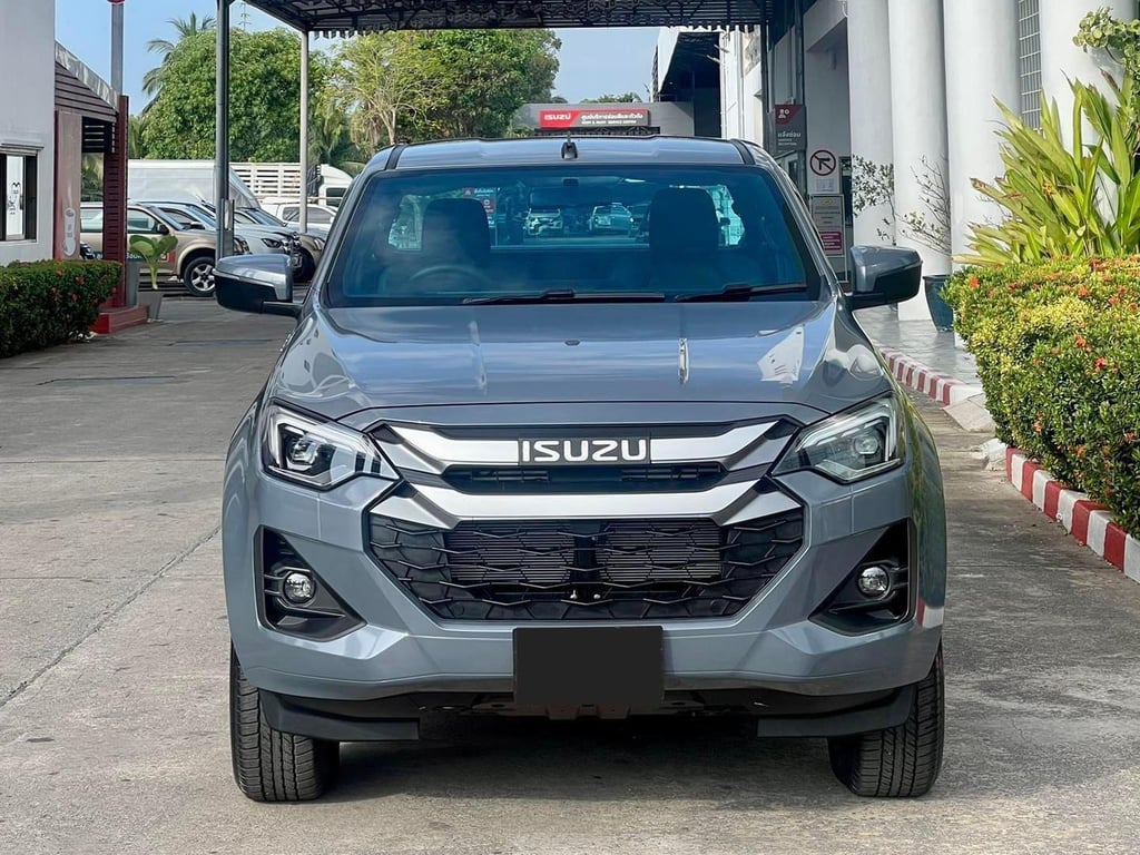 2025 Isuzu D-Max Extra Cab Hi-Lander Z 2.2L Diesel 4x2 6MT RHD