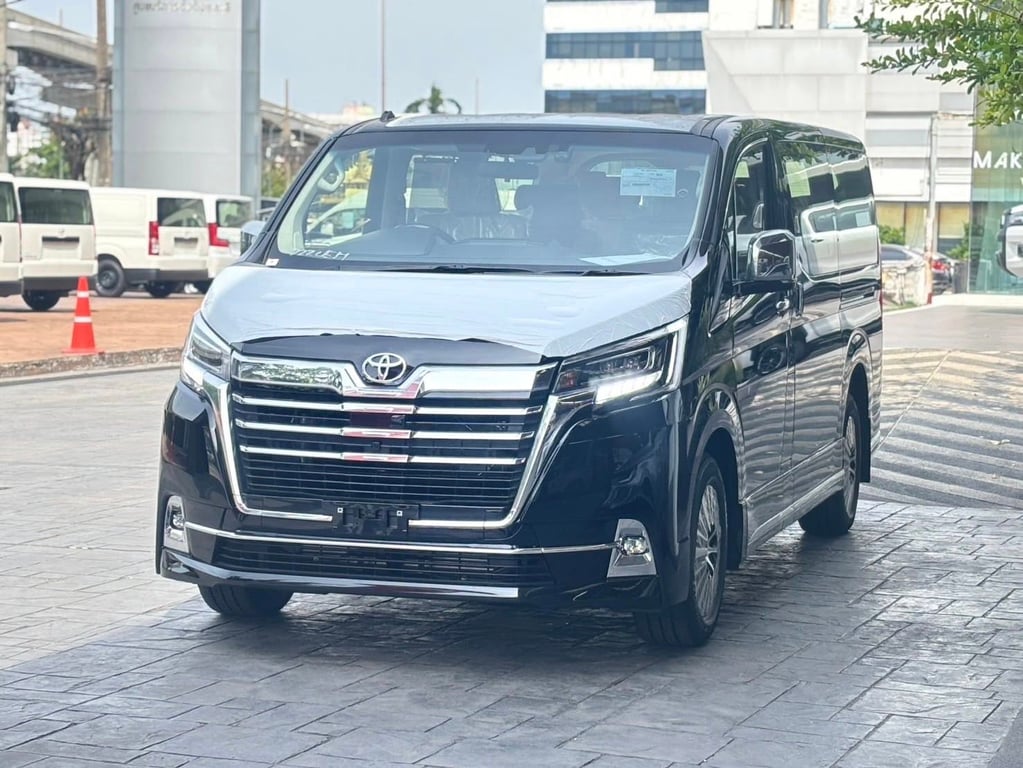 2025 Toyota Majesty Van Grande 2.8L Diesel 2WD 6AT RHD