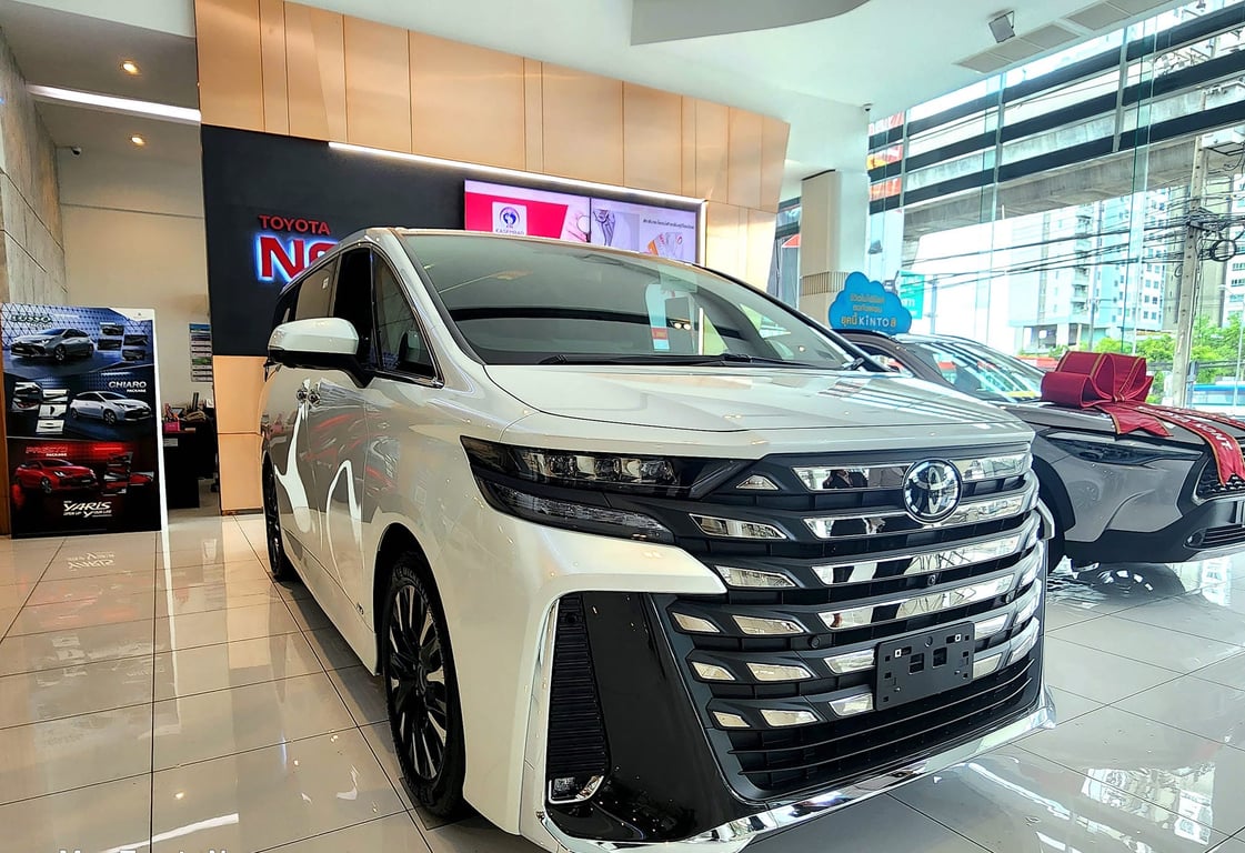 2025 Toyota Alphard Van Veilfire 2.5H Petrol Hybrid 2WD E-CVT RHD