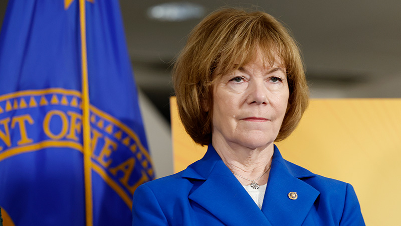 Democrat Senator Introduces Bill to Repeal 1873 Federal Law that Bans Mailing Abortion Pills