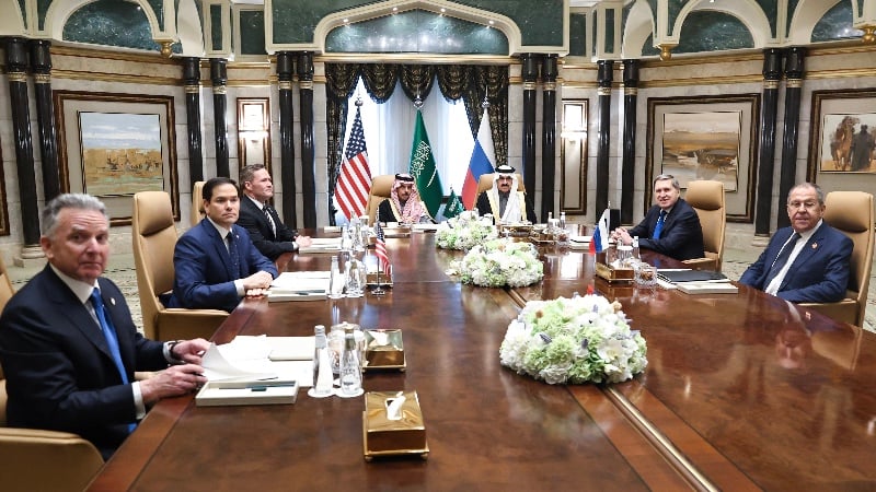 US & Russian Diplomats Begin Ukraine’s Peace Talks as Zelensky Refuses to End War