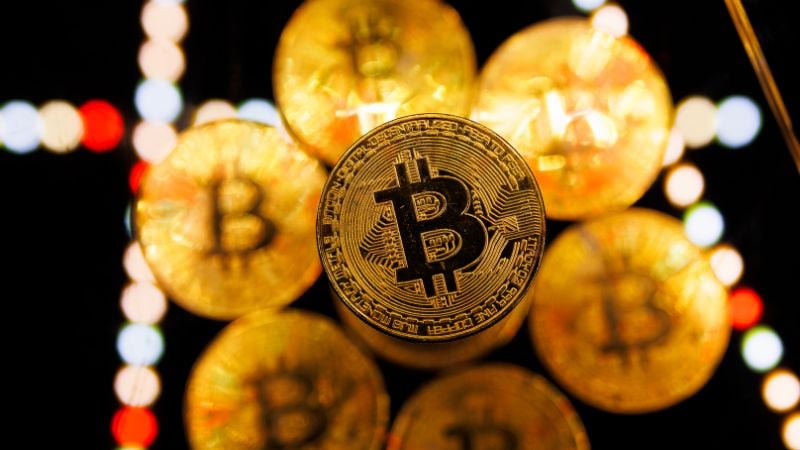 Trump To Hold First Crypto Summit at White House