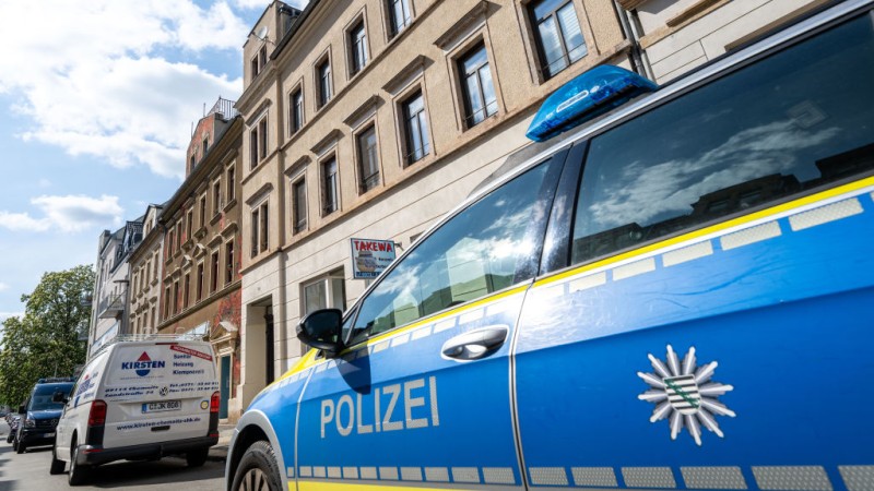 20 young migrants attacked a group of German teens and children with sticks