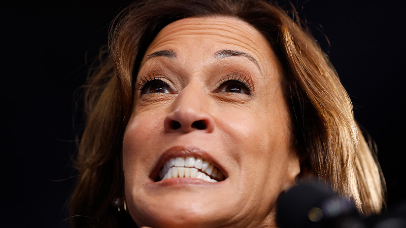 Kamala Harris AGAIN Performs Her Black Accent to Crowd of Black People – Video