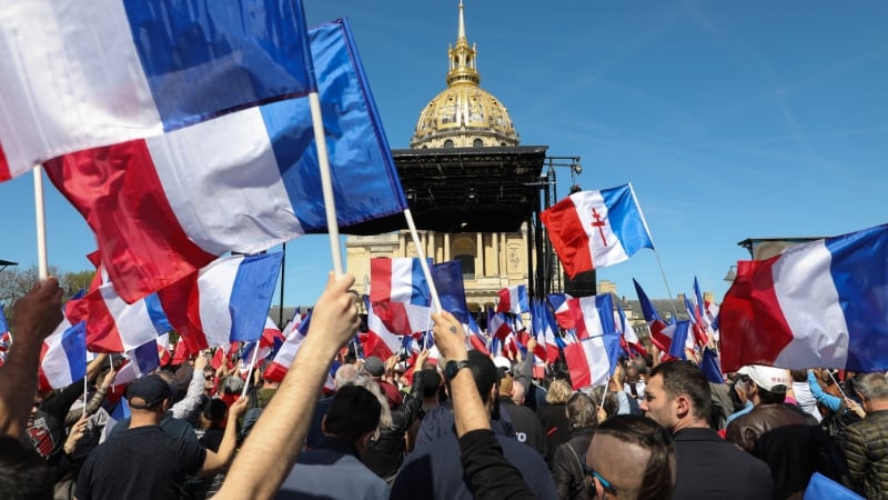 Supporters Rally for Le Pen after Ban from Running in 2027 Supporters Rally for Le Pen after Ban from Running in 2027