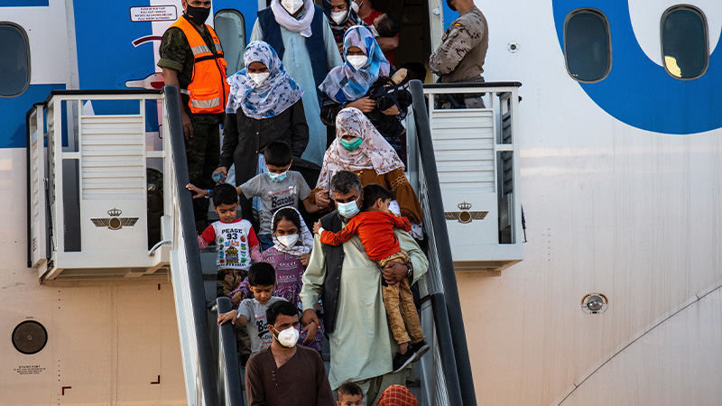 Spanish Police Federation Calls for Urgent Action as Madrid Airport Saturated with Migrants After Spike in Mauritanian Nationals