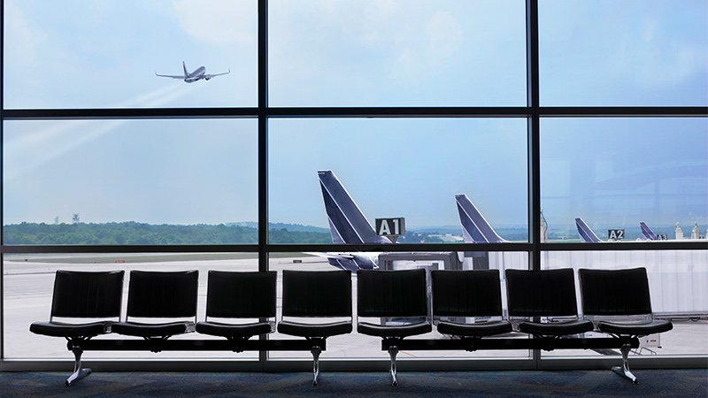 Three Moroccan Aliens Escape Madrid Airport Through Unfixed Ceiling Hole