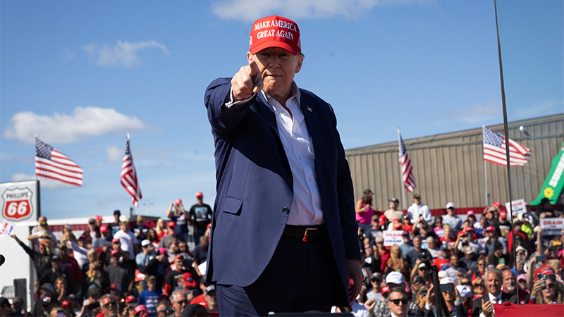 Trump Pledges to Fire Federal Employees Engaged in Censorship Pressure