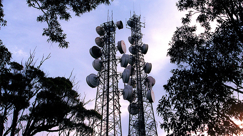 Former Big Tech Exec Warns of Serious Dangers Linked to Wireless Technology