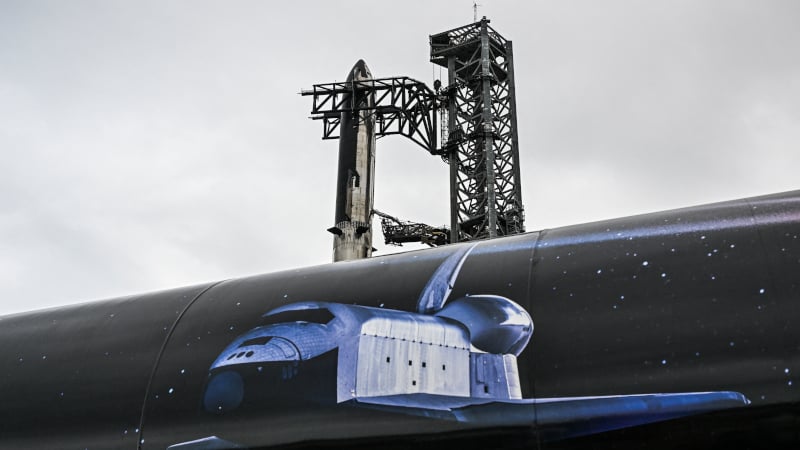 SpaceX Frontrunner for Trump’s ‘Golden Dome’ Missile Shield