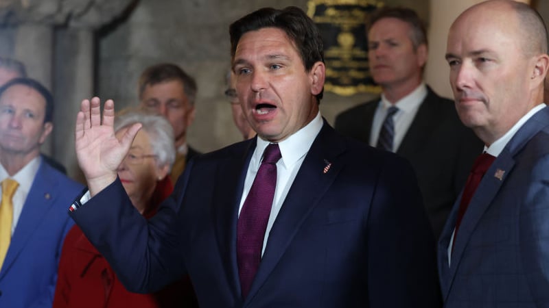DeSantis Threatens to FIRE Officials Who Don’t Obey Trump’s Deportation Orders