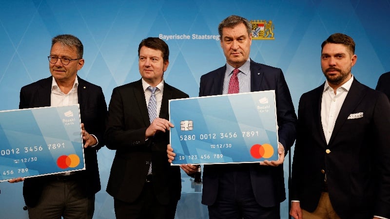 Aliens in Austria Complain About ‘Too Restrictive’ Pre-Paid Card Benefit System