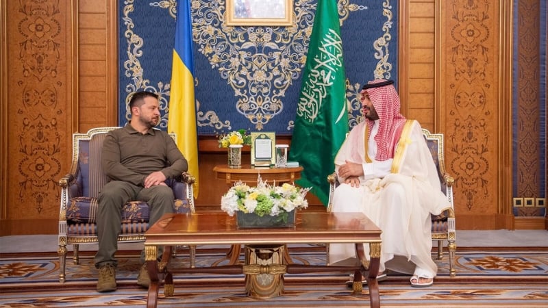 Zelensky Heads to Saudi Arabia before Crucial US-Ukraine Talks To End War