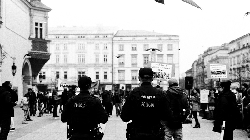 ‘DIEversity’ Strikes Small Polish Town, Foreigners Arrested After Bloody Brawl Involving Broken Bottles