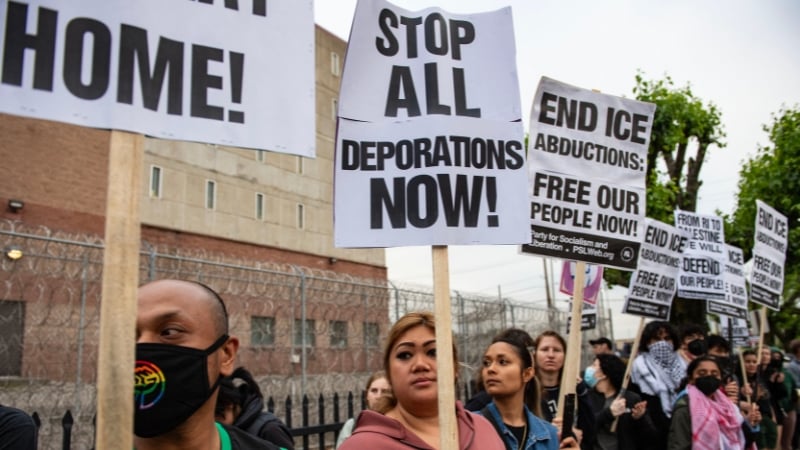 Nearly 1000 Illegals Arrested or Deported in Week-long Operation in Houston