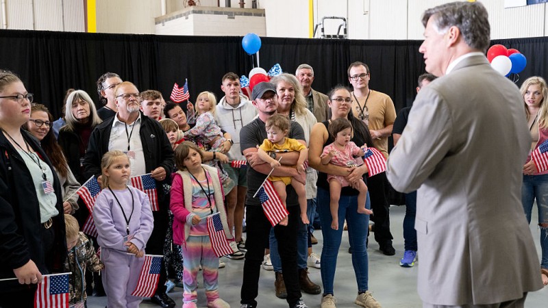 Pro-Illegal Alien Episcopal Church FREAKS OUT Over Trump Allowing 59 White South African Refugees Into USA