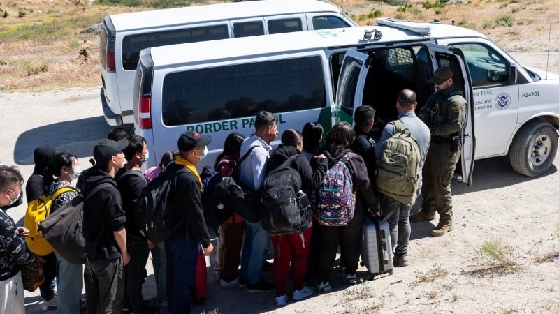 Poll: Fix Migration before Tax Cuts