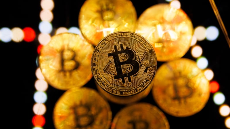 Bitcoin Soars past 6,000
