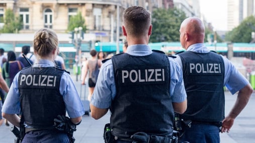 Image for Manhunt Continues After Syrian Stabs 5 Outside Student Bar in Germany article