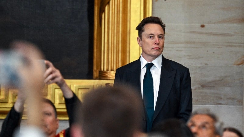 Elon Musk Calls For Laws ‘Short Enough to be Understandable by a Normal Person’