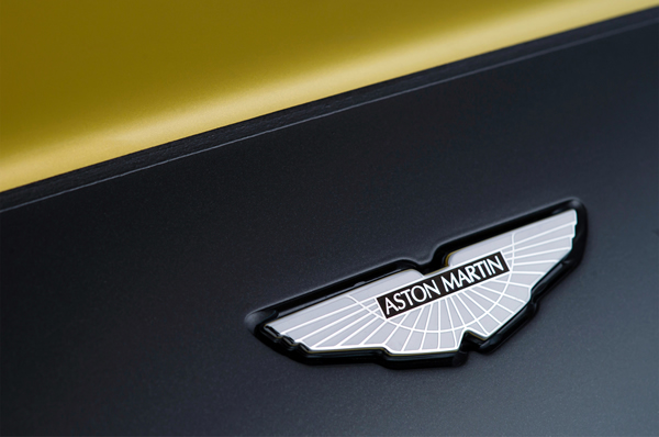 aston-martin-v12-vantage-s-11
