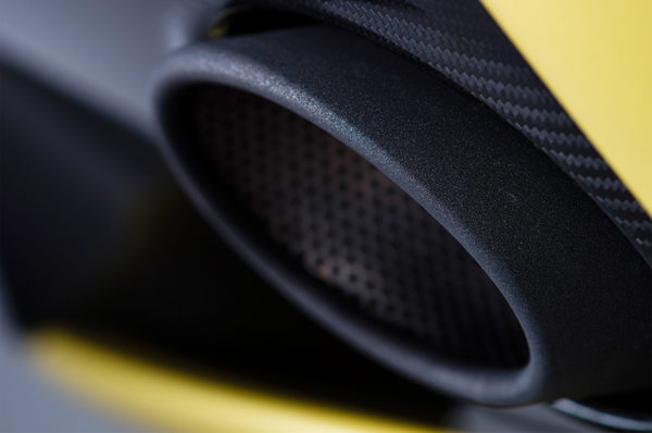 aston-martin-v12-vantage-s-12