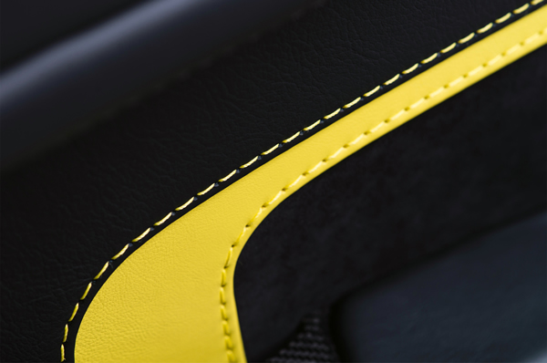 aston-martin-v12-vantage-s-20