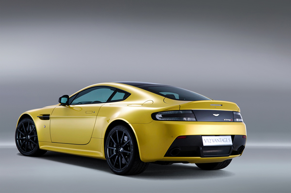 aston-martin-v12-vantage-s-3