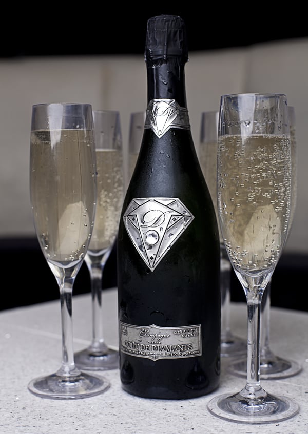 alexander-amosu-champagne-1
