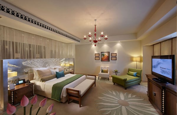 peacock-suite-presidential-bedroom