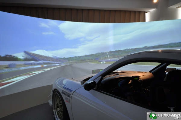 tokyo-virtual-circuit-racing-2