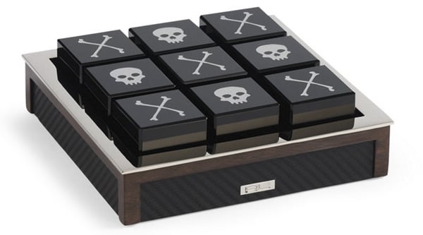 bond-tic-tac-toe-set