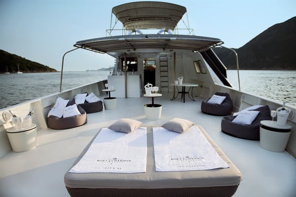 moet-chandon-ice-imperial-boat-4