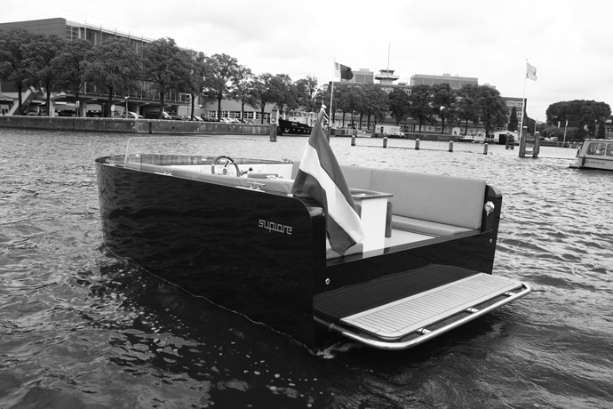 luxury-electric-yacht-2