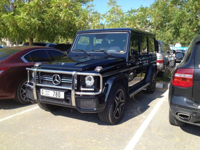 dubai-university-cars-1