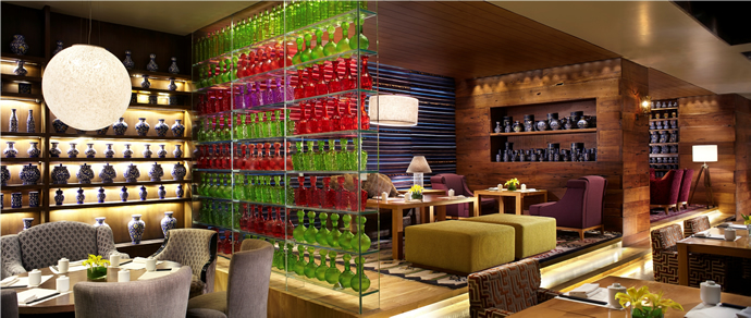 lantern-b1-indoor-dining