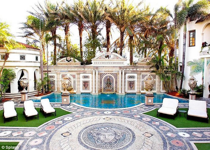 gianni-versaces-miami-mansion-1