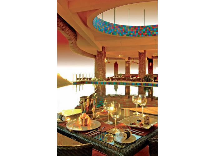 jade-mountain-dining-3